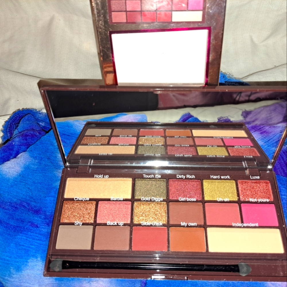 I ❤️ Revolution Eyeshadow Palette